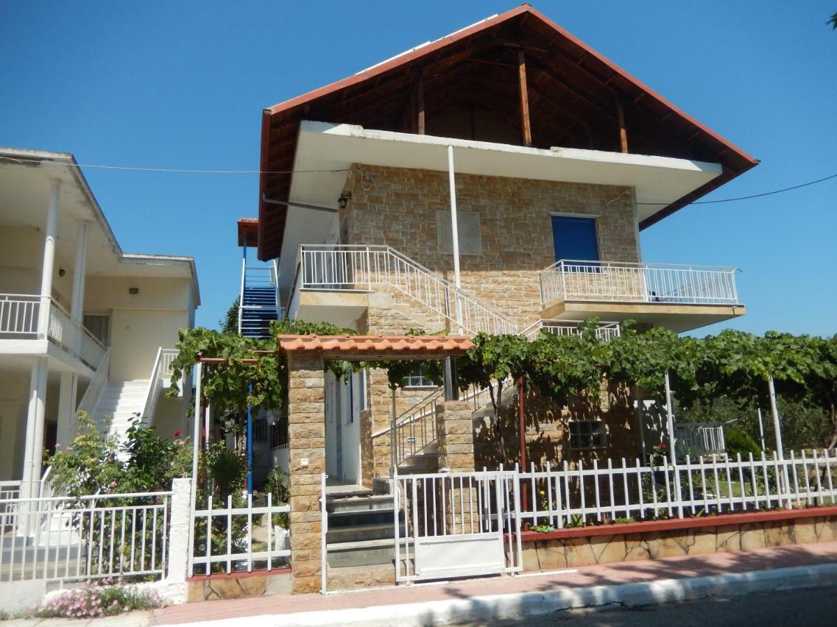 Noula Rooms Макригиалос Екстериор снимка